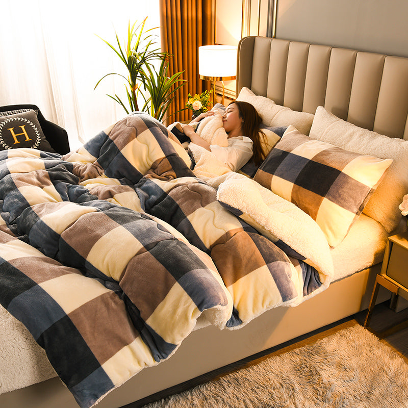 Cozy Plaid Jacquard Comforter